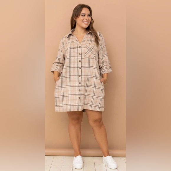 New Plaid Button Up Shacket Dress With Roll Up Sleeves - Picture 4 of 9